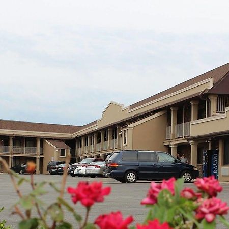 كنتريسايد American Inn And Suites المظهر الخارجي الصورة
