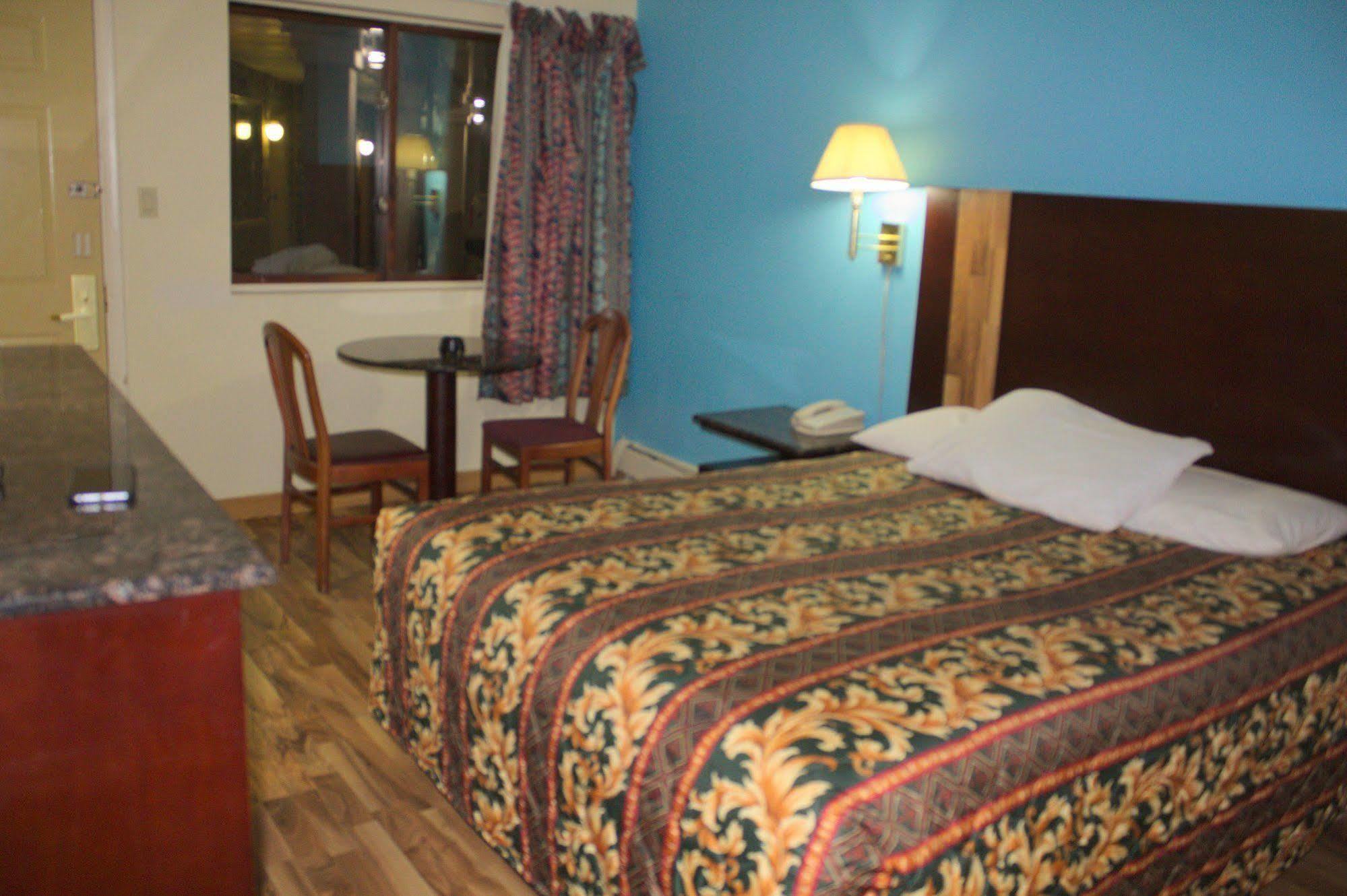 كنتريسايد American Inn And Suites المظهر الخارجي الصورة