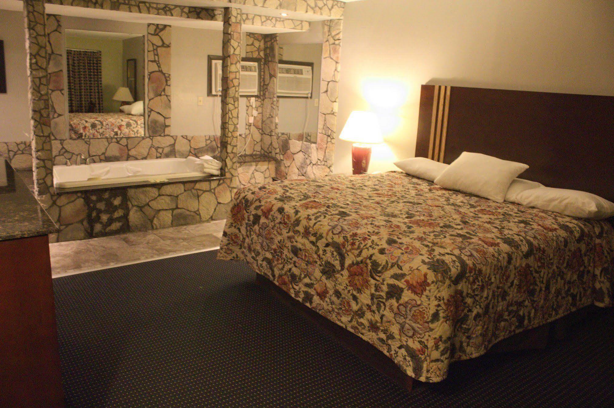 كنتريسايد American Inn And Suites المظهر الخارجي الصورة